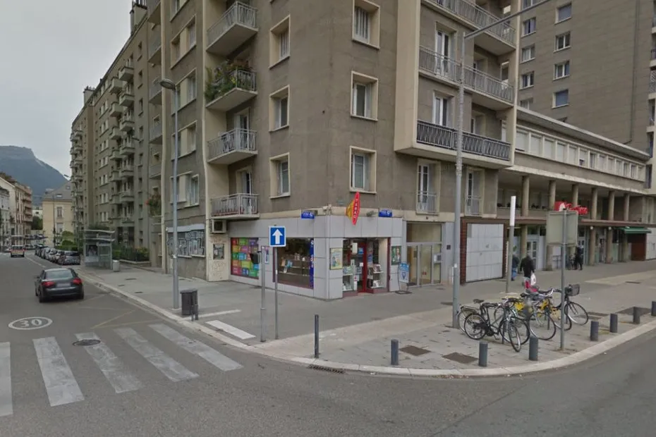 5edf33a95b5cd_tabac_21-3081695